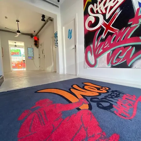 We Street - El Arenal-albergue Juvenil