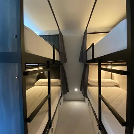 We Street - 호스텔 엘아레날