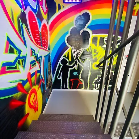 Hostel We Street - El Arenal-albergue Juvenil *