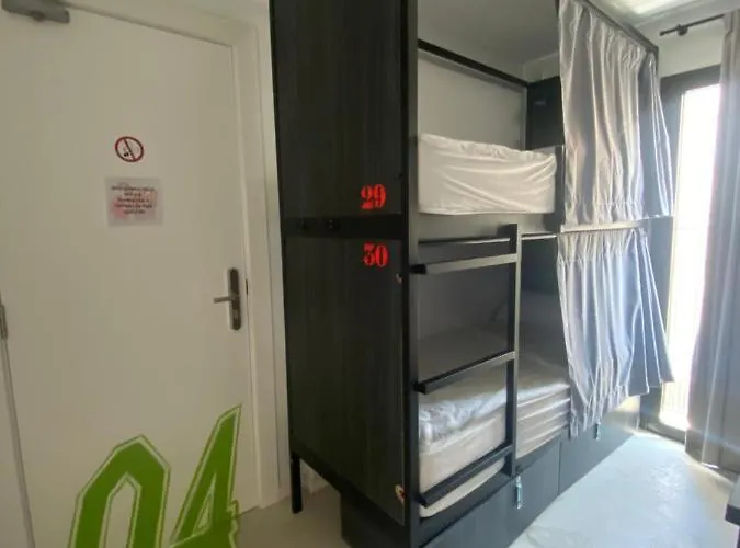 We Street - ホステル