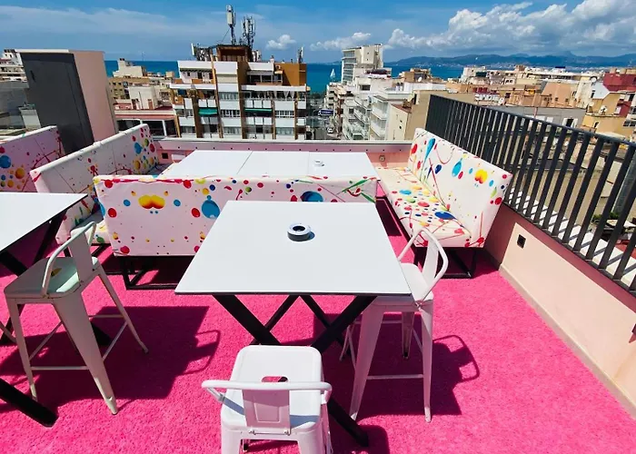 Hostel We Street - *